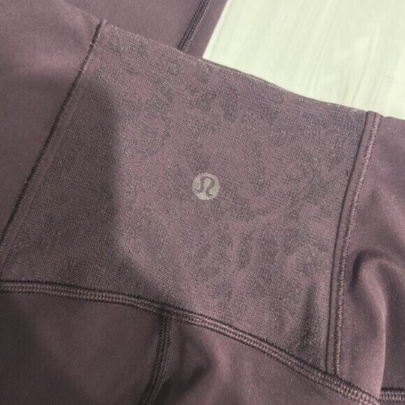 Lululemon Purple & Black Floral Rare Meant To Move Tight 25" Leggings Size 2 - Picture 8 of 10
